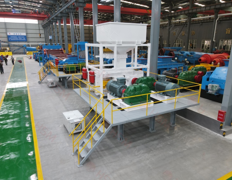 礦廠用高壓輥磨機(jī)1