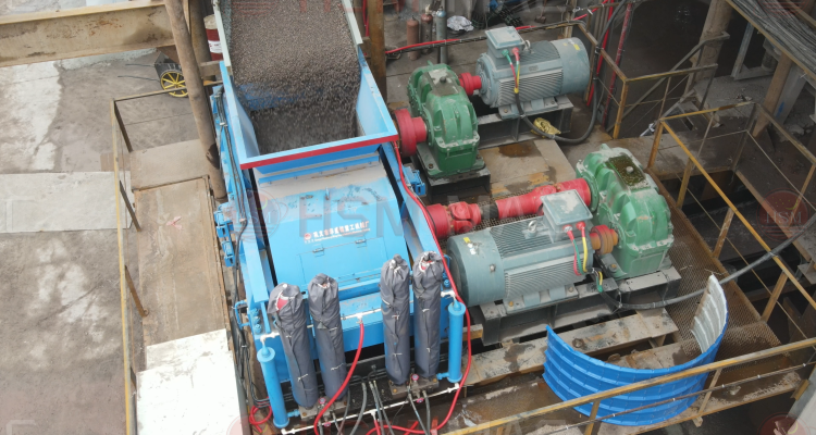石灰石洞渣料破碎機客戶生產現場 石灰石洞渣料破碎機客戶生產現場