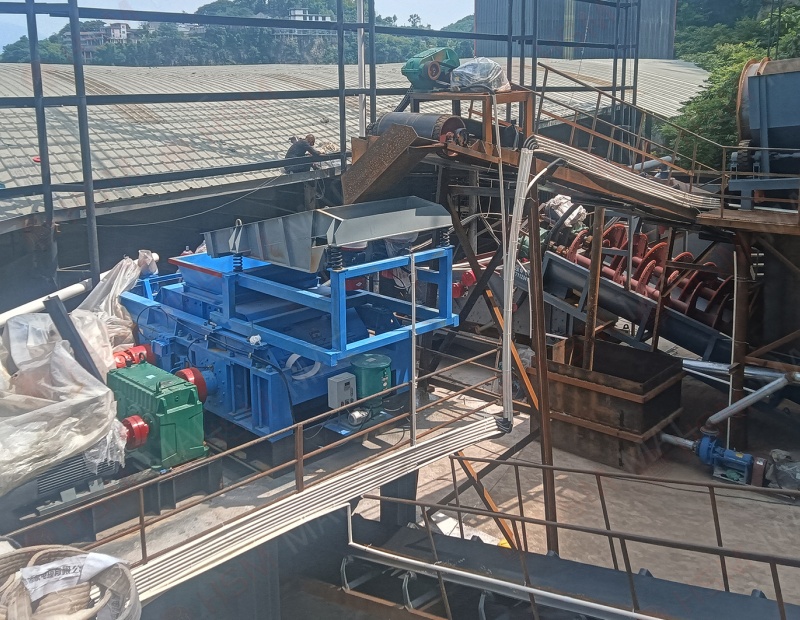 鋁廠廢電解質破碎機客戶生產現場 鋁廠廢電解質破碎機客戶生產現場