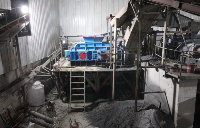 河卵石制砂機生產現場